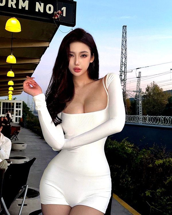 maymay_hitomi instagram image archive image