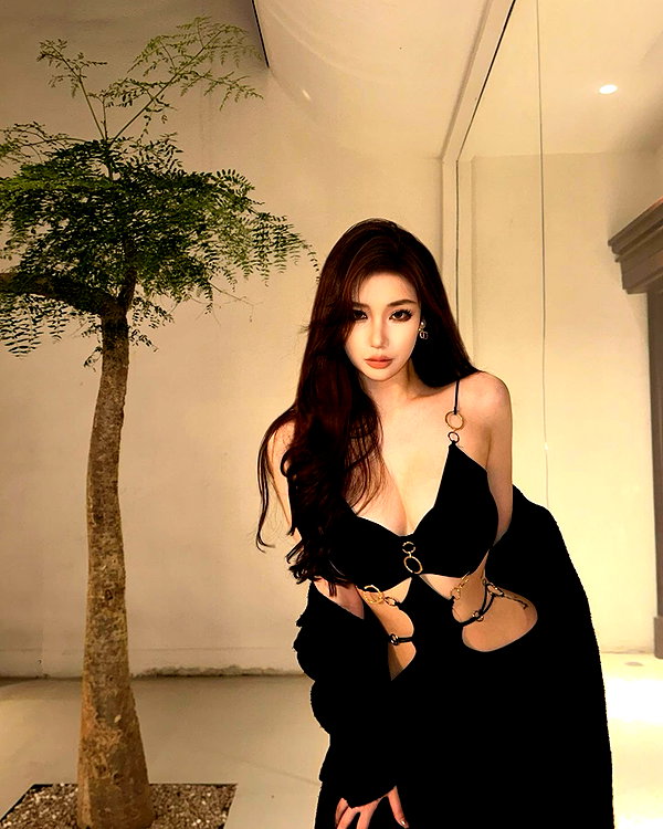 maymay_hitomi instagram image archive image