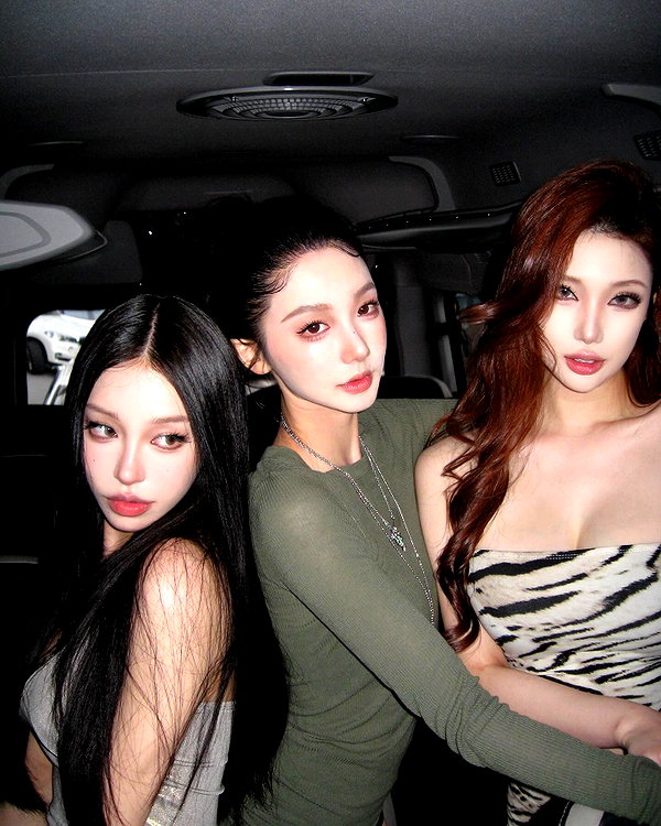 maymay_hitomi instagram image archive image