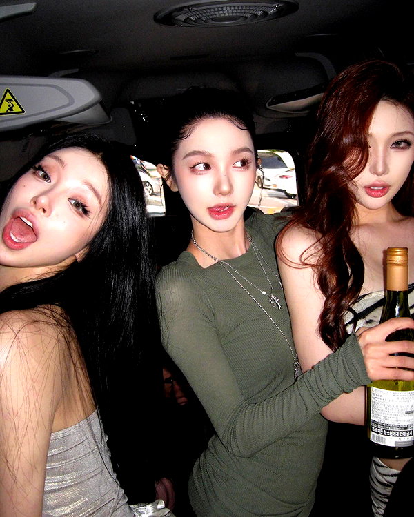 maymay_hitomi instagram image archive image
