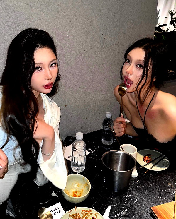 maymay_hitomi instagram image archive image