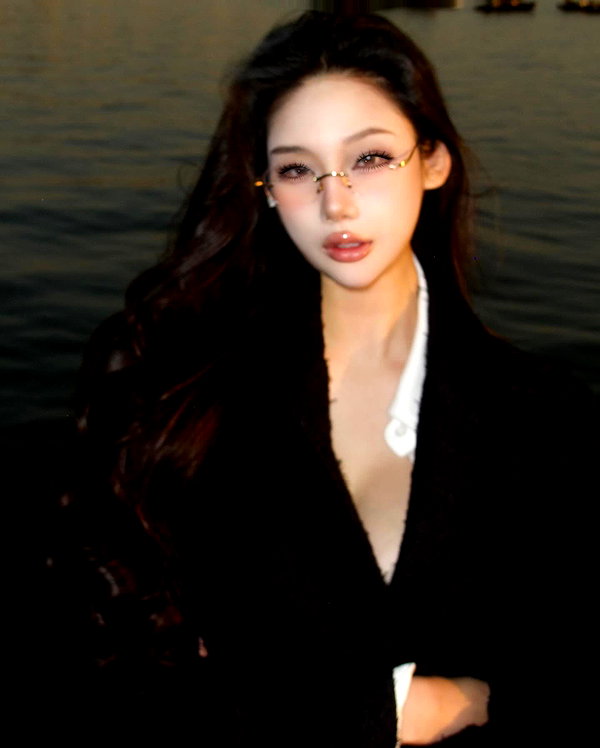maymay_hitomi instagram image archive image