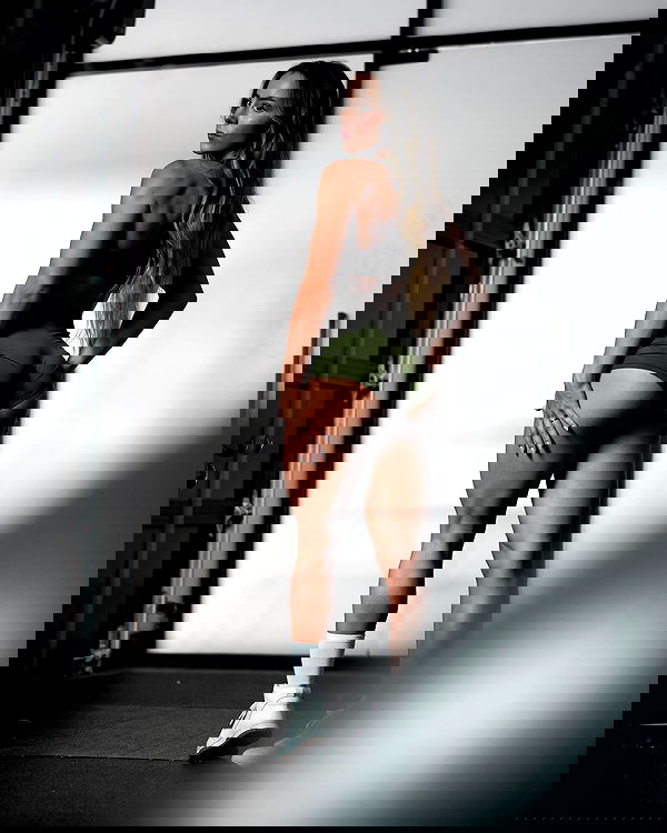 meelahrobbins image ~ Altpins