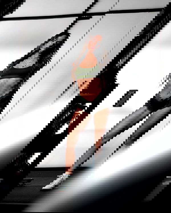 meelahrobbins image ~ Altpins