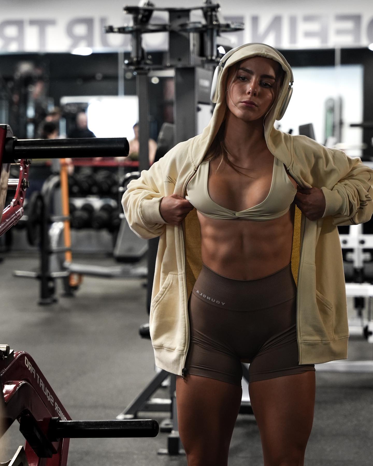 meelahrobbins instagram image archive image