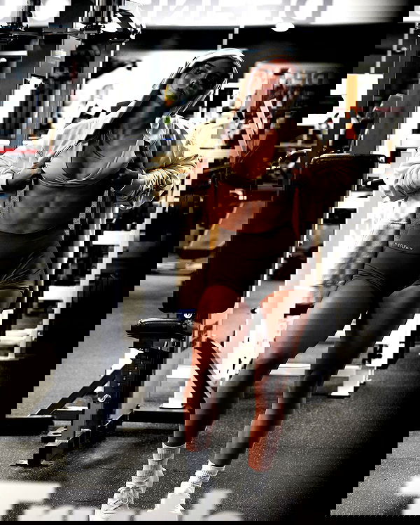 meelahrobbins image ~ Altpins