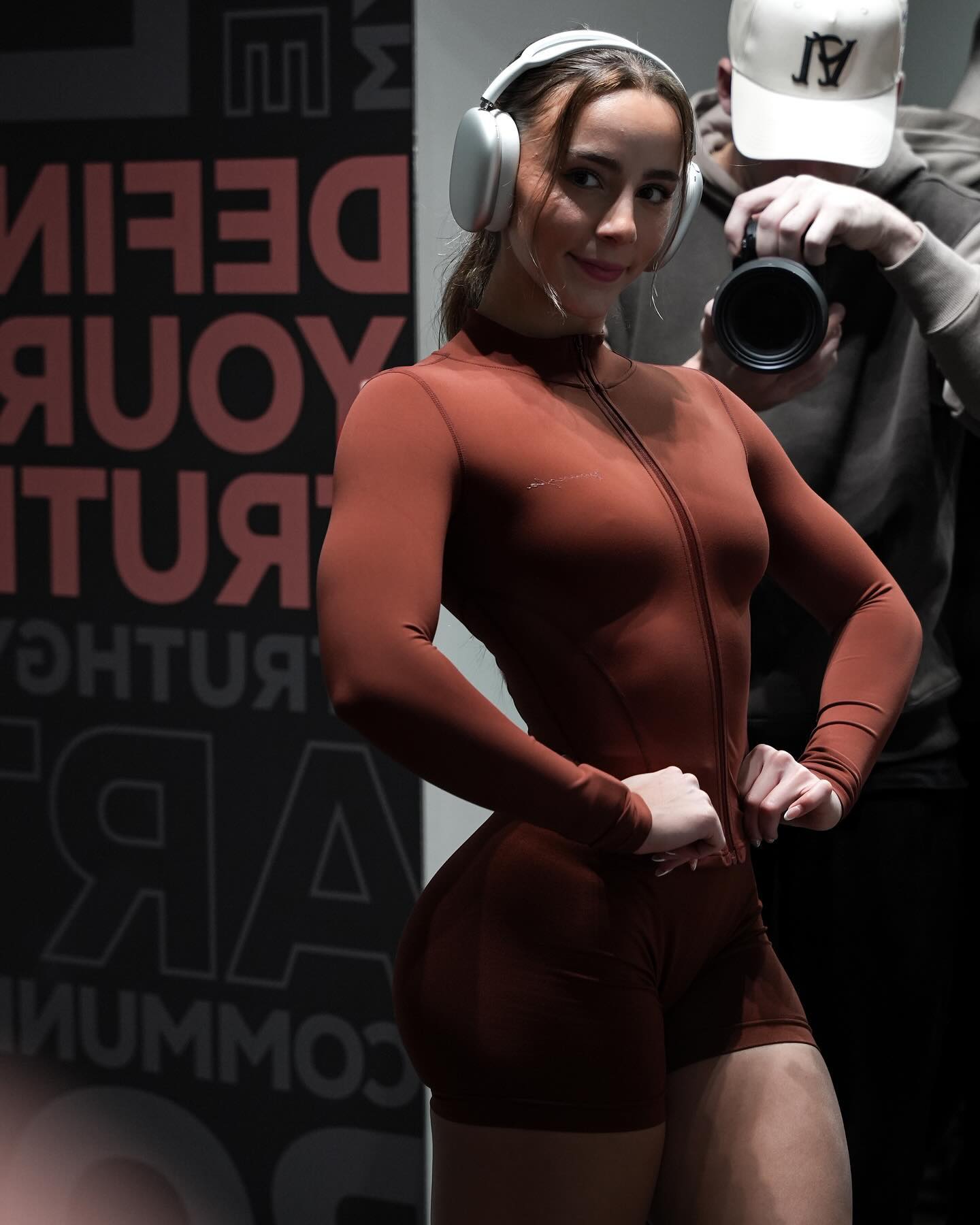 meelahrobbins instagram image archive image