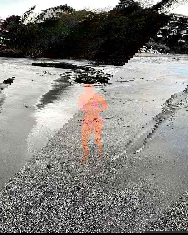 meelahrobbins image ~ Altpins