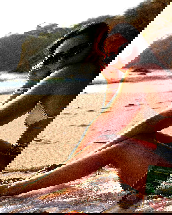 meelahrobbins image ~ Altpins