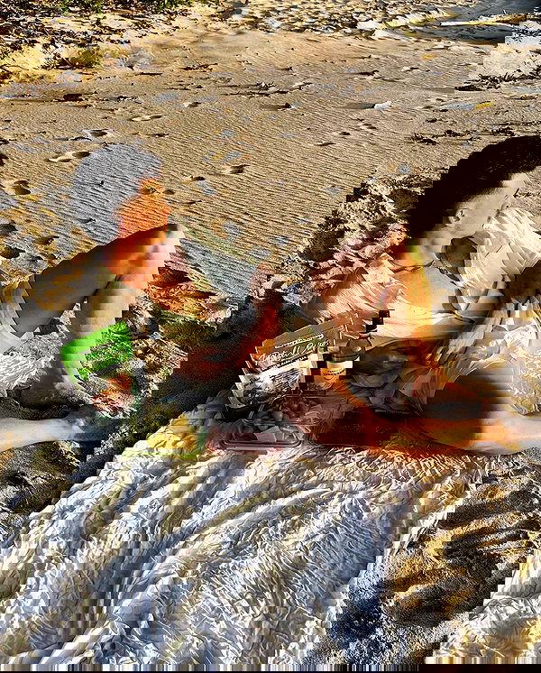 meelahrobbins image ~ Altpins