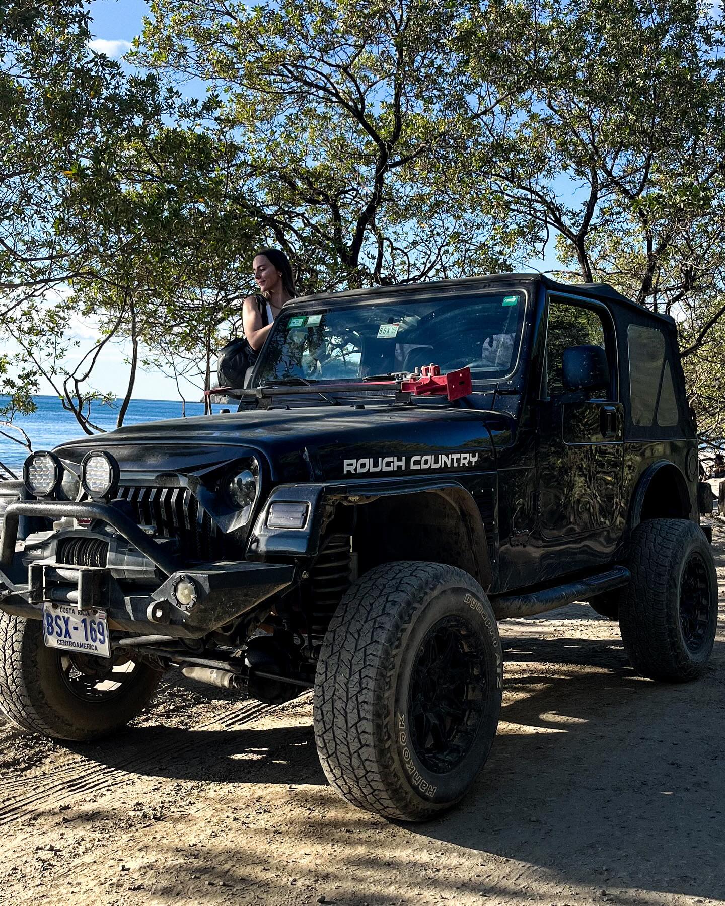 meelahrobbins instagram image archive image