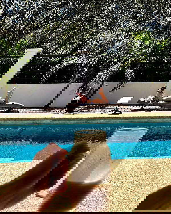 meelahrobbins image ~ Altpins