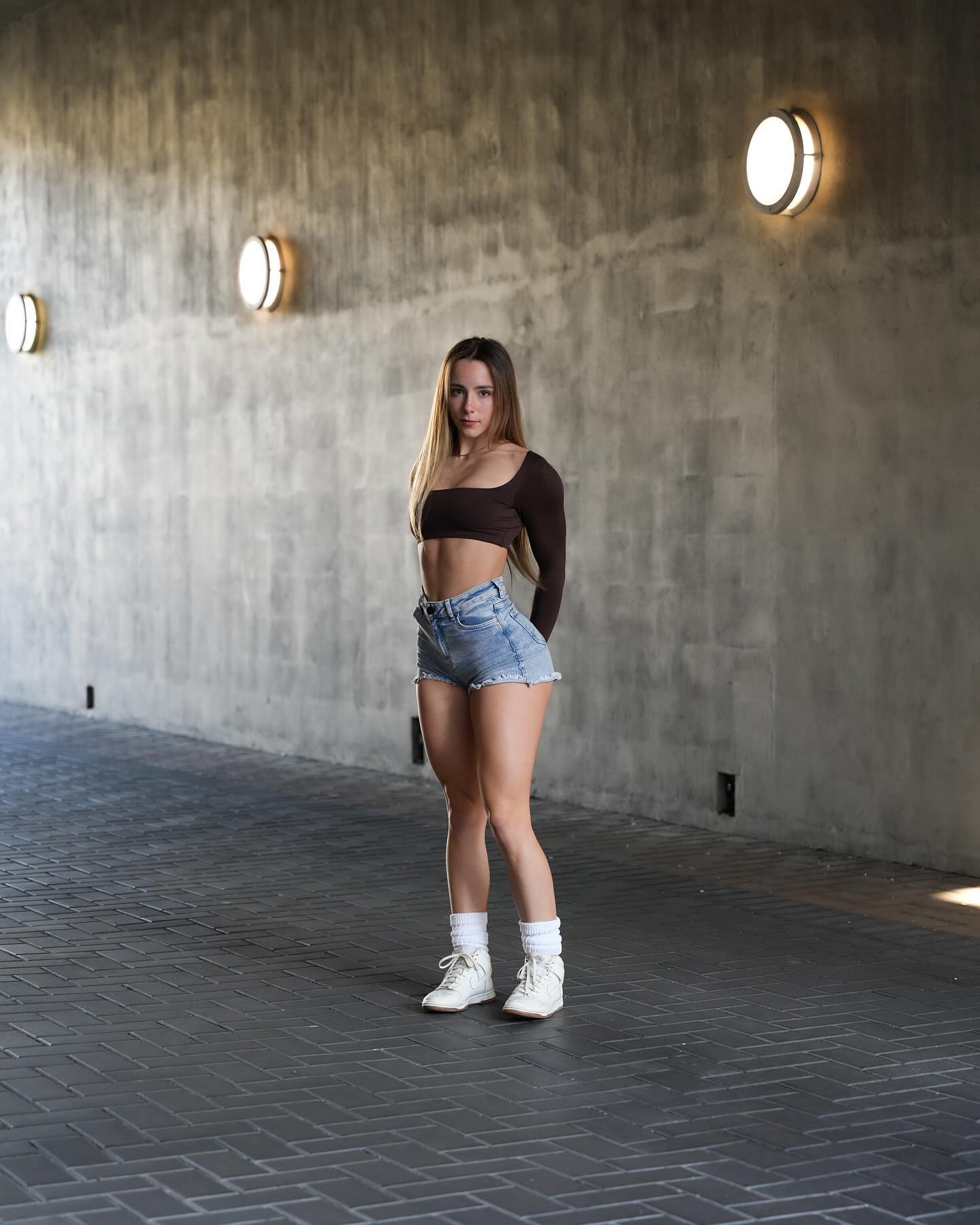 meelahrobbins instagram image archive image