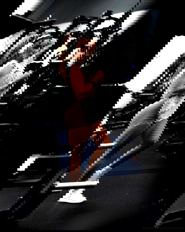 meelahrobbins image ~ Altpins