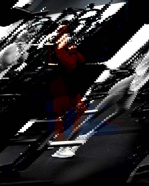 meelahrobbins image ~ Altpins