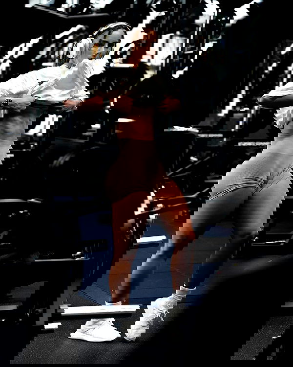 meelahrobbins image ~ Altpins