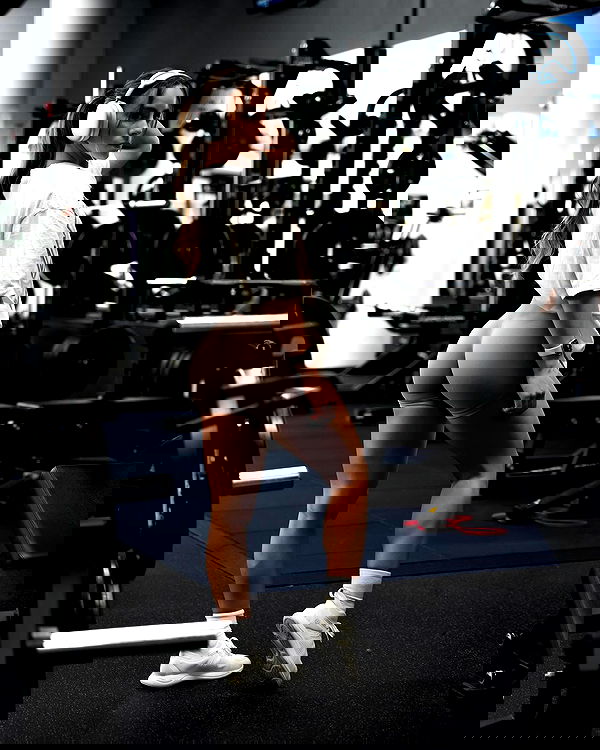 meelahrobbins image ~ Altpins