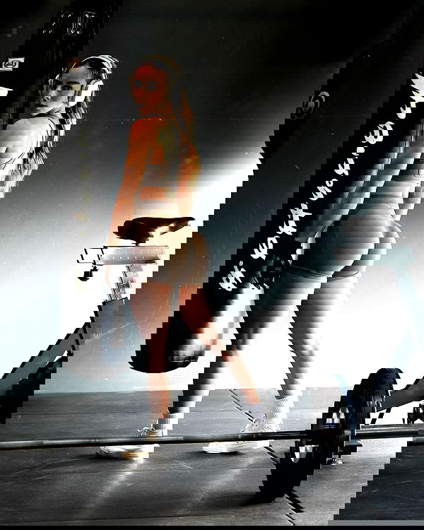 meelahrobbins image ~ Altpins