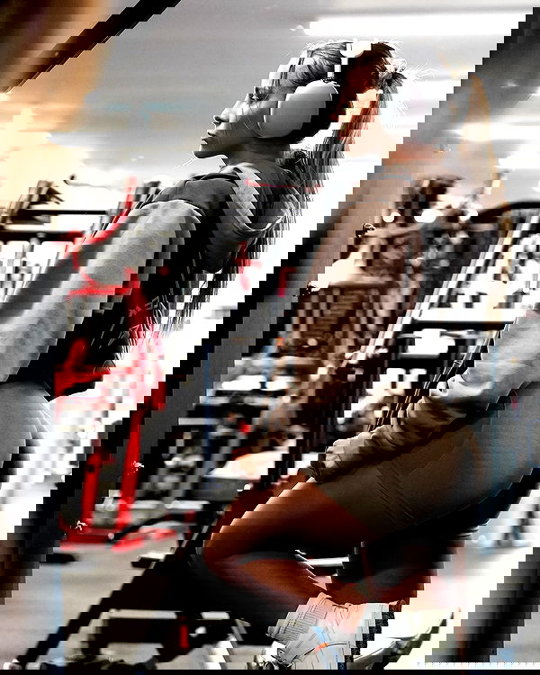 meelahrobbins image ~ Altpins