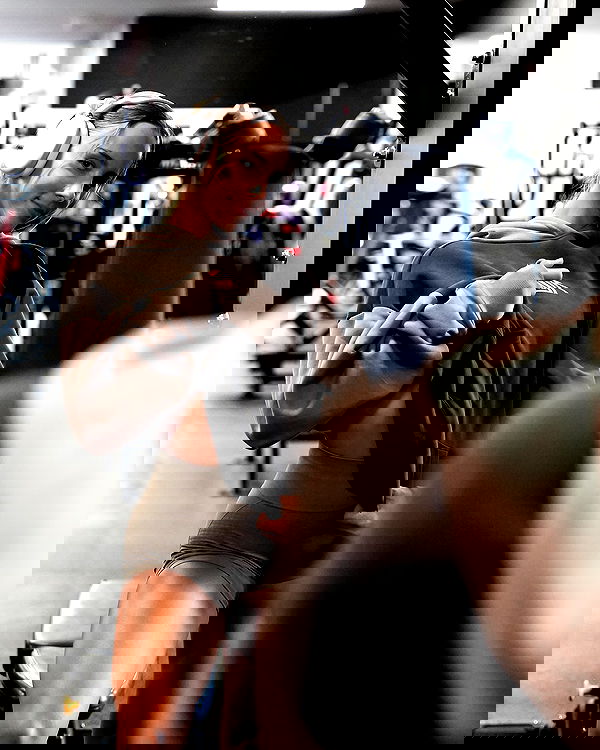 meelahrobbins image ~ Altpins