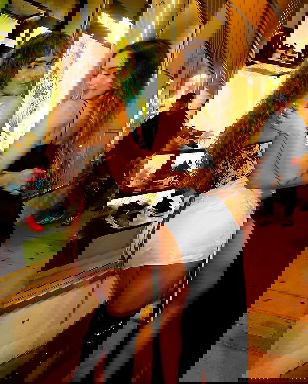 meelahrobbins image ~ Altpins