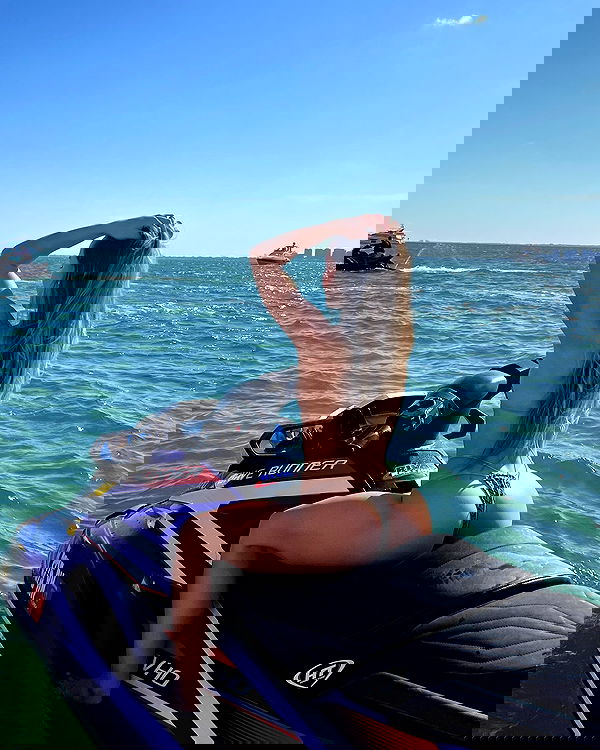 meelahrobbins image ~ Altpins