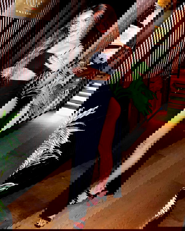 meelahrobbins image ~ Altpins