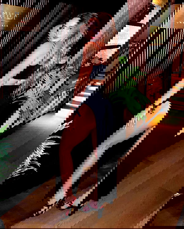 meelahrobbins image ~ Altpins