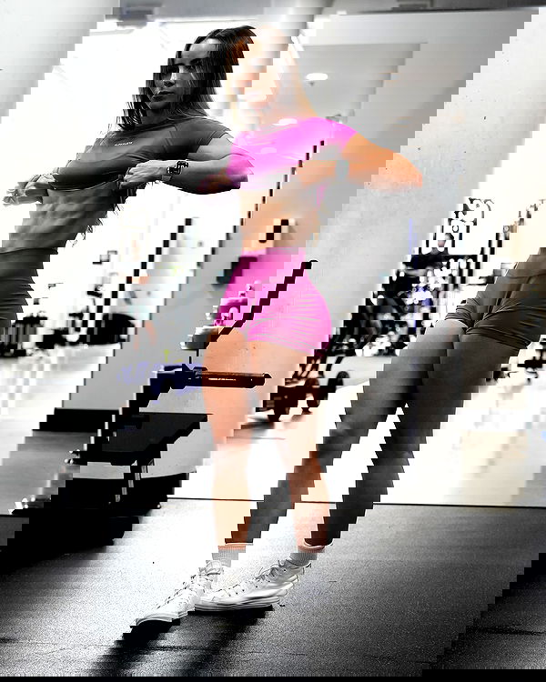 meelahrobbins image ~ Altpins