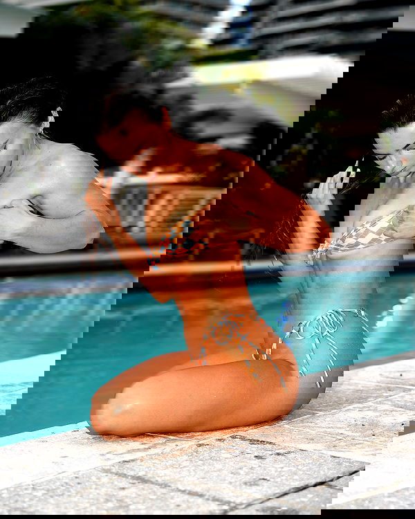 meelahrobbins image ~ Altpins