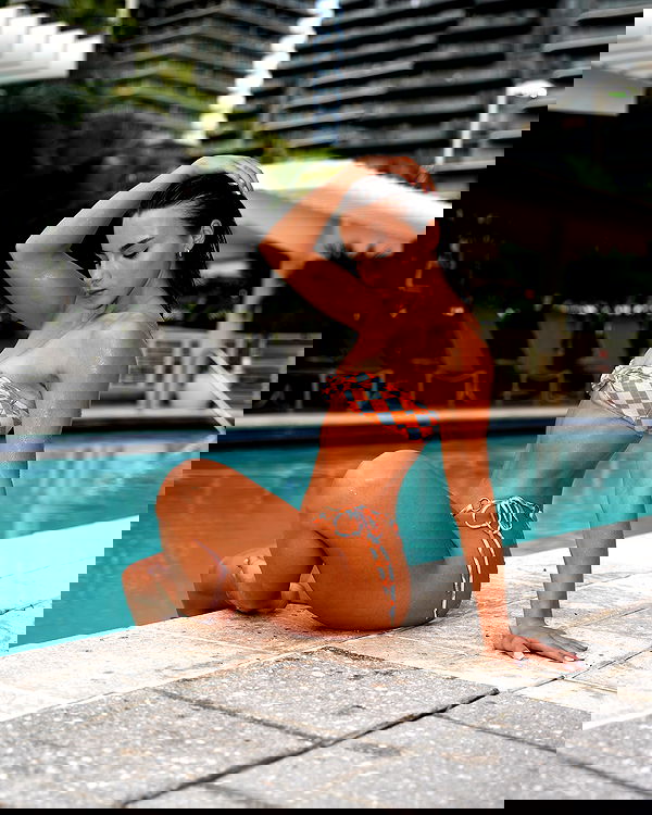 meelahrobbins image ~ Altpins