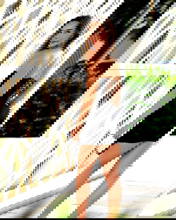 meelahrobbins image ~ Altpins