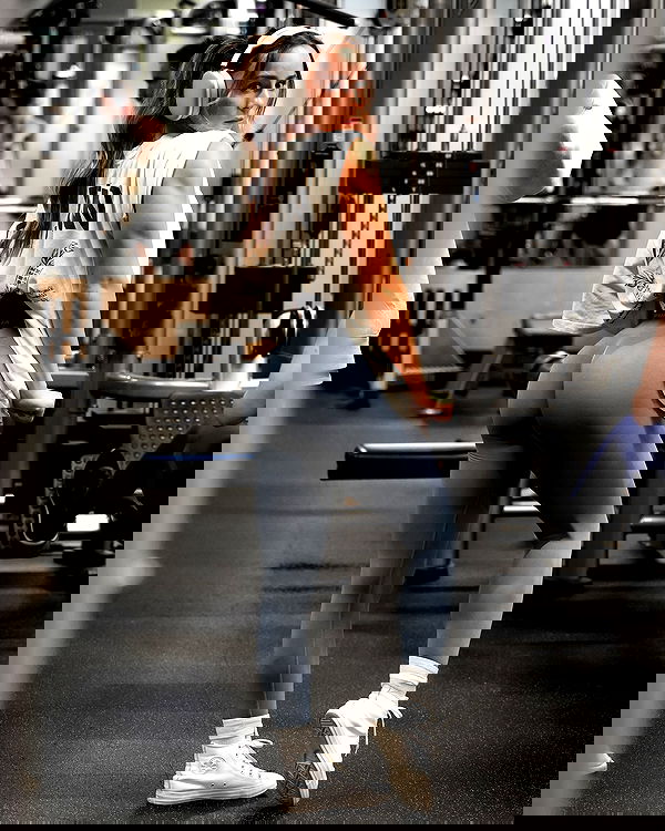 meelahrobbins image ~ Altpins