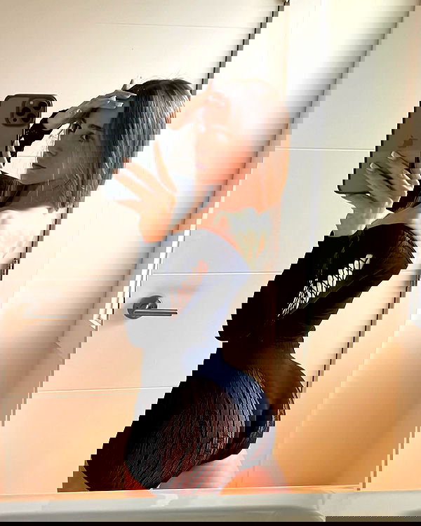 meelahrobbins image ~ Altpins