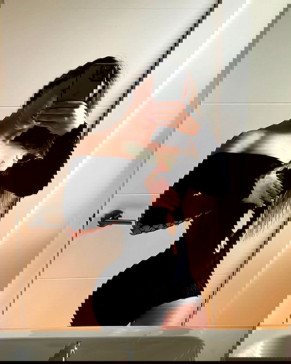 meelahrobbins image ~ Altpins