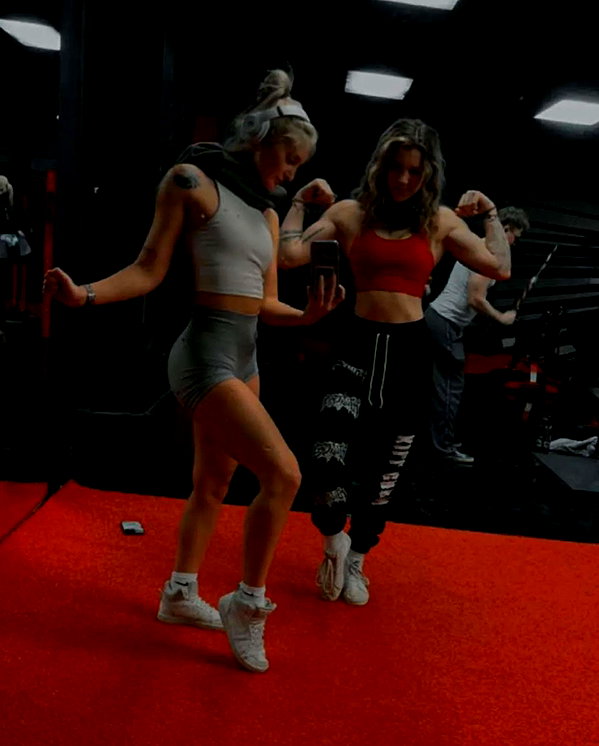 mellymfit instagram image archive image