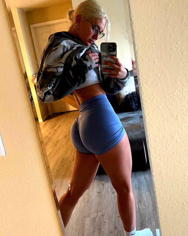 mellymfit instagram image archive image