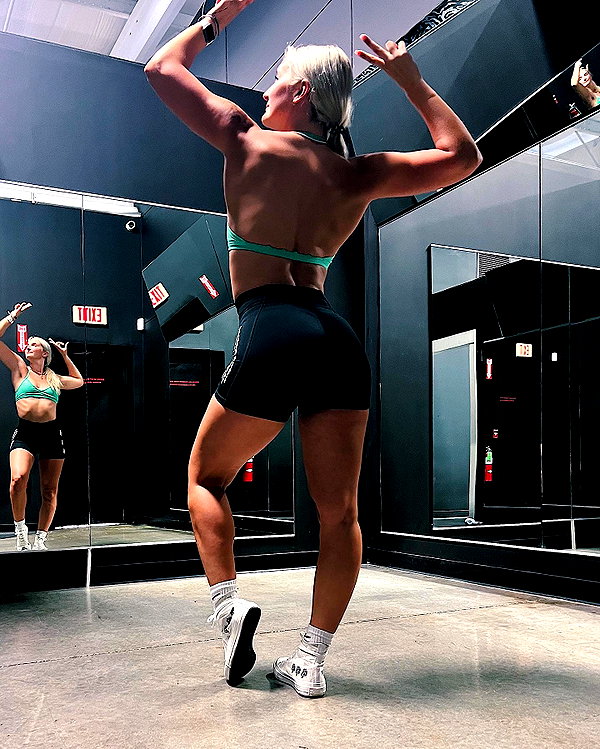 mellymfit instagram image archive image