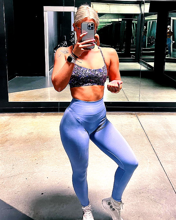 mellymfit instagram image archive image
