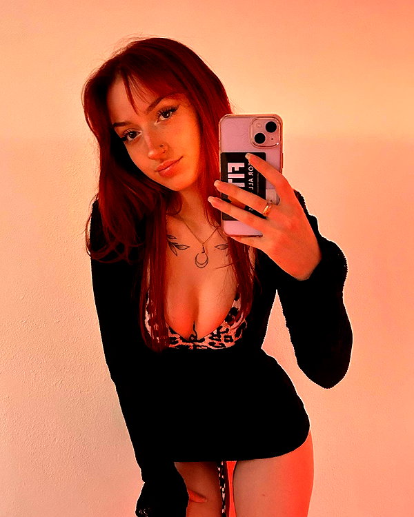 mikaya.mia instagram image archive image