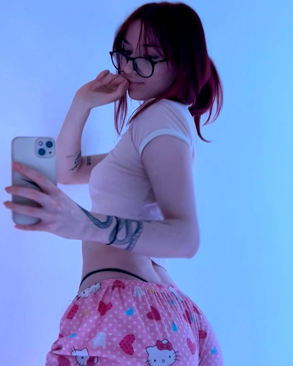 mikaya.mia instagram image archive image