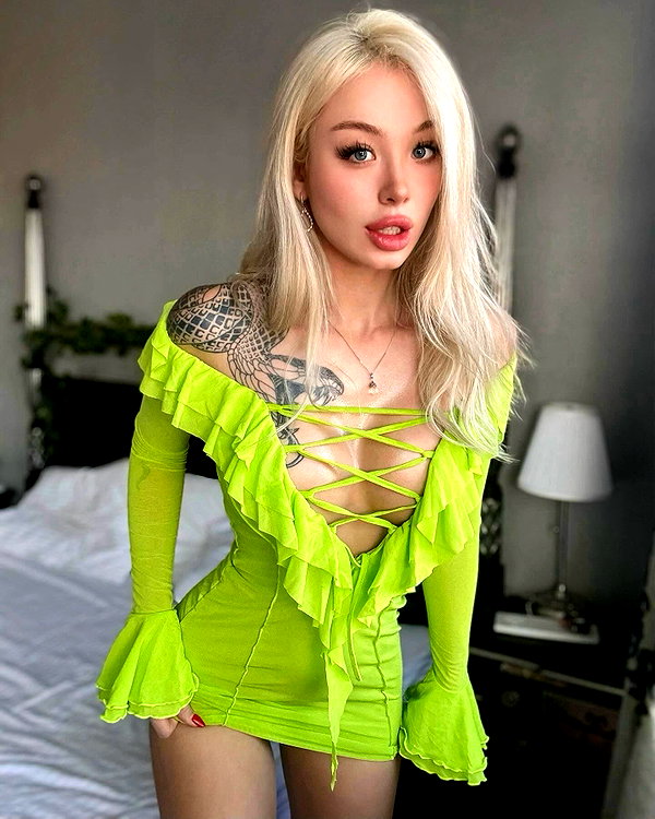 milla_snake instagram image archive image