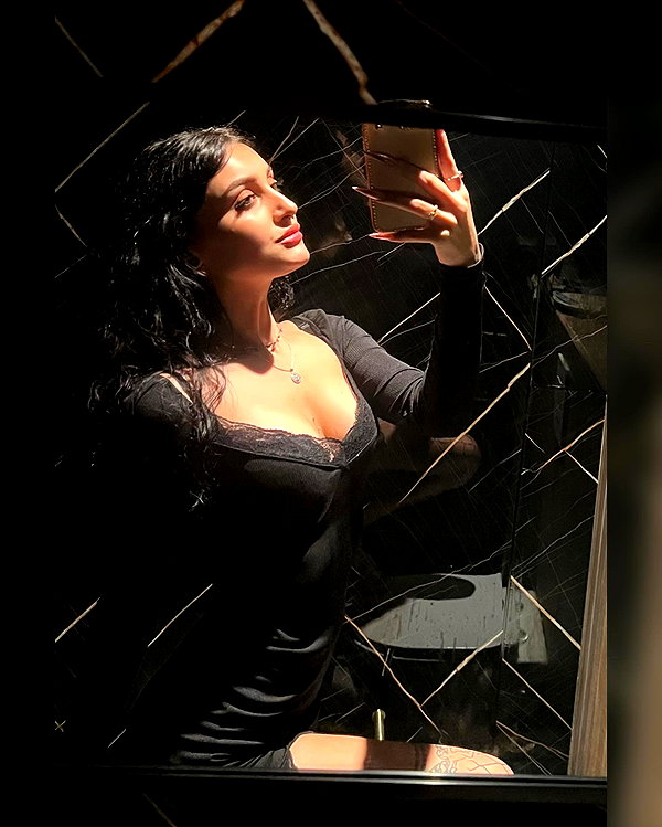 miss_insta_x.18 instagram image archive image