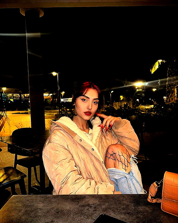 miss_insta_x.18 instagram image archive image