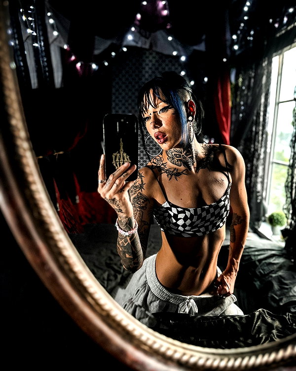 morguemuscle instagram image archive image