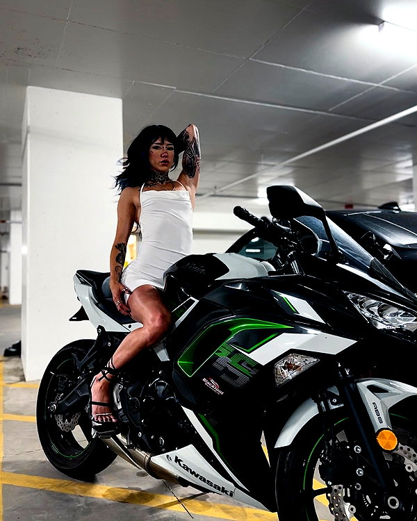 morguemuscle instagram image archive image