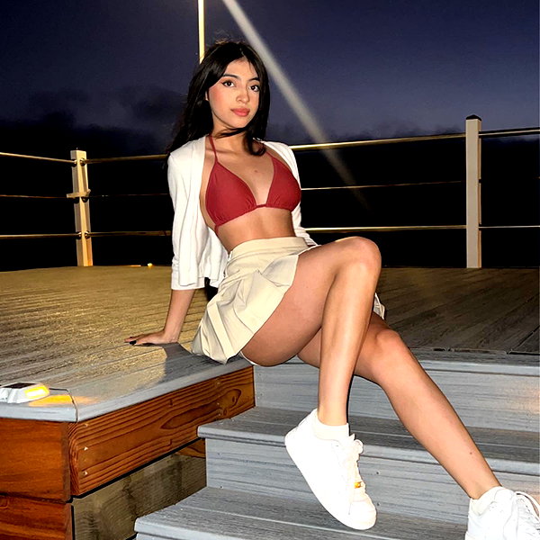 moyers_eveliin instagram image archive image