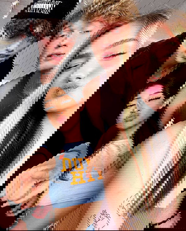 neiimaaa neiimaaa archive image