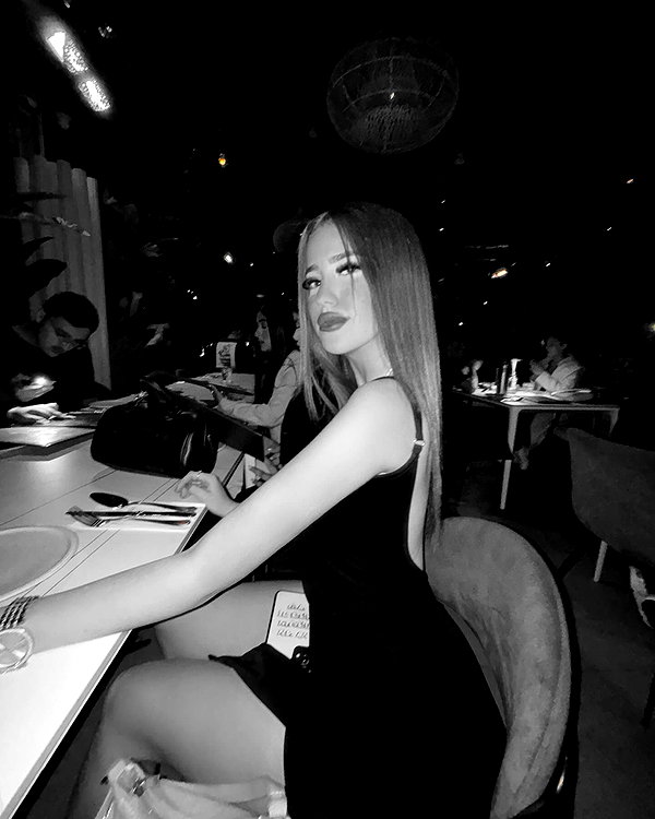 neomi_hanukayev instagram image archive image