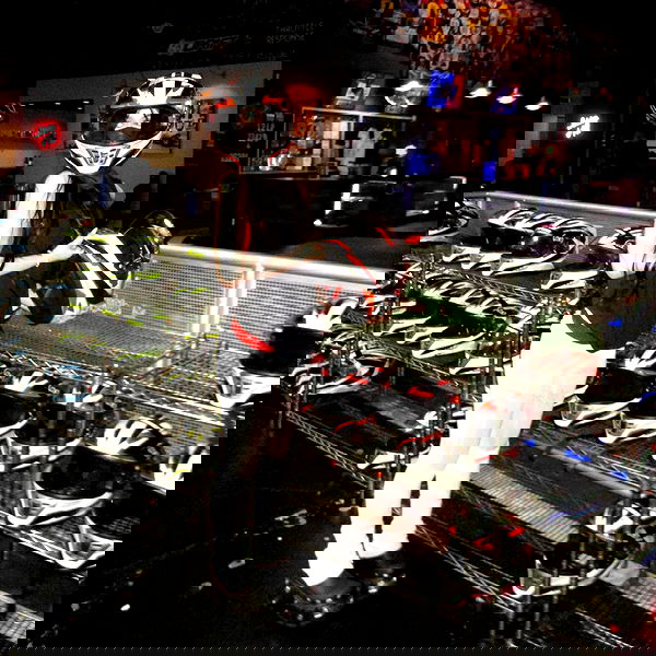 nevaaadaa nevaaadaa archive image